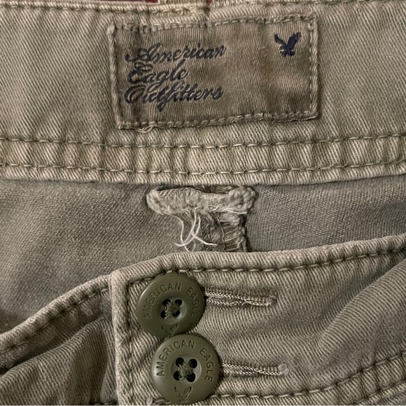 2011 AEO Army Green Cargo Short - Picture 5 of 6